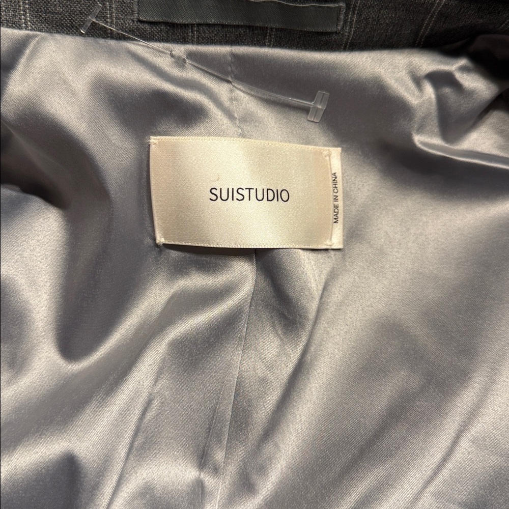 SuiStudio Charcoal Pinstripe Blazer size 8 - Picture 5 of 7